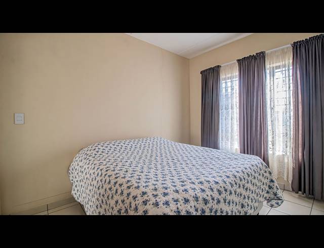 2 BEDROOM APARTMENT FOR SALE IN SOUTH CREST